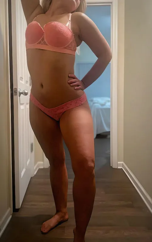 Thumbnail Meet a Southern Curvy Milf on slutsofsnapchat by lexie53leanne