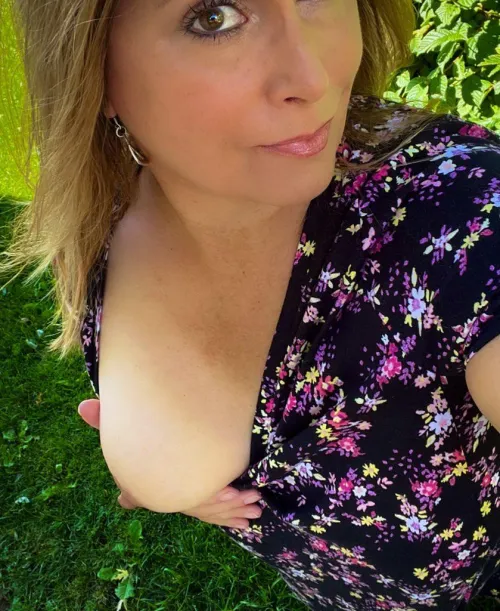 Thumbnail Young at Heart: Staying Youthful with Lady-Willow | A MILF's Guide