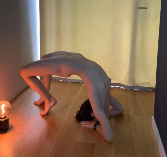 Thumbnail Morning Energies: Experience meledylove's Yoga Routine