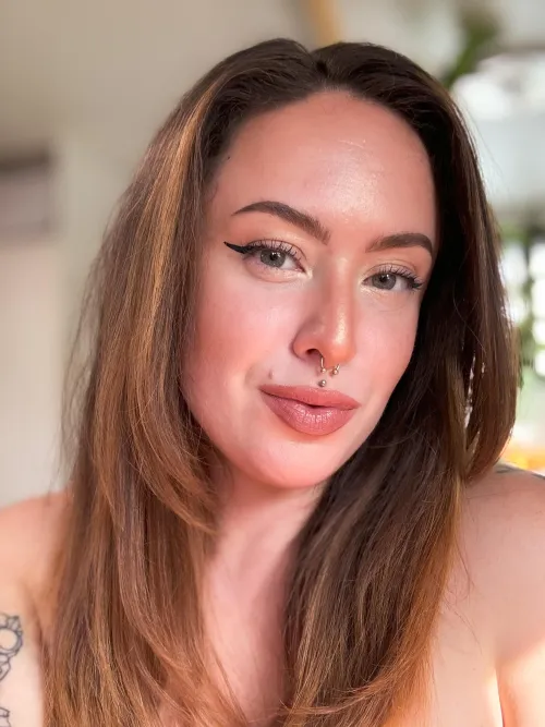 Thumbnail divinelyelle: Captivating Beauty in the World of Instagram Hotties