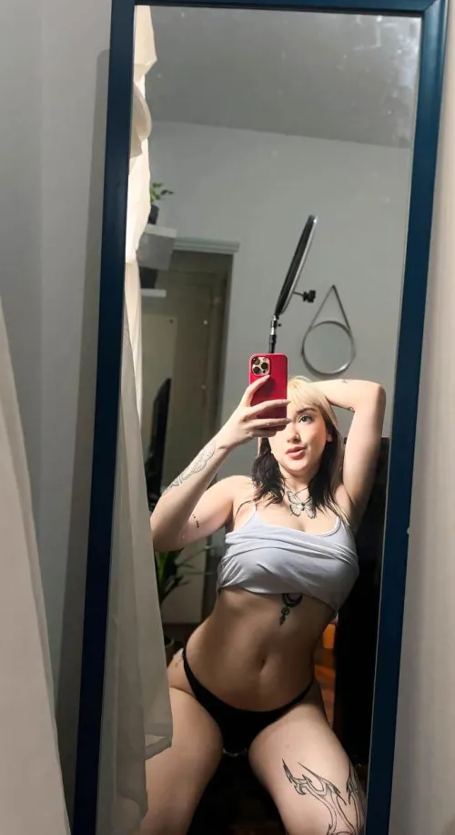 Thumbnail Mirror Selfie Challenge: LolaPinking's Seductive Claim to Fame
