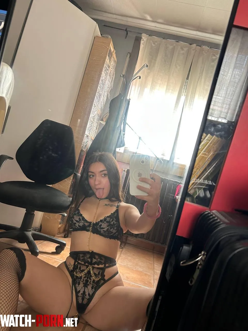 Showing you my naughty body by DarlingPeachyx