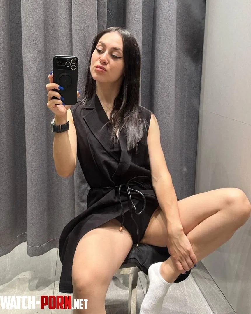 I love selfies in the mirror since you can look from front to back by meledylove