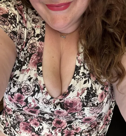 Thumbnail Fashion Dilemma: Boujieprincess Seeking Style Opinions | BBW_Chubby