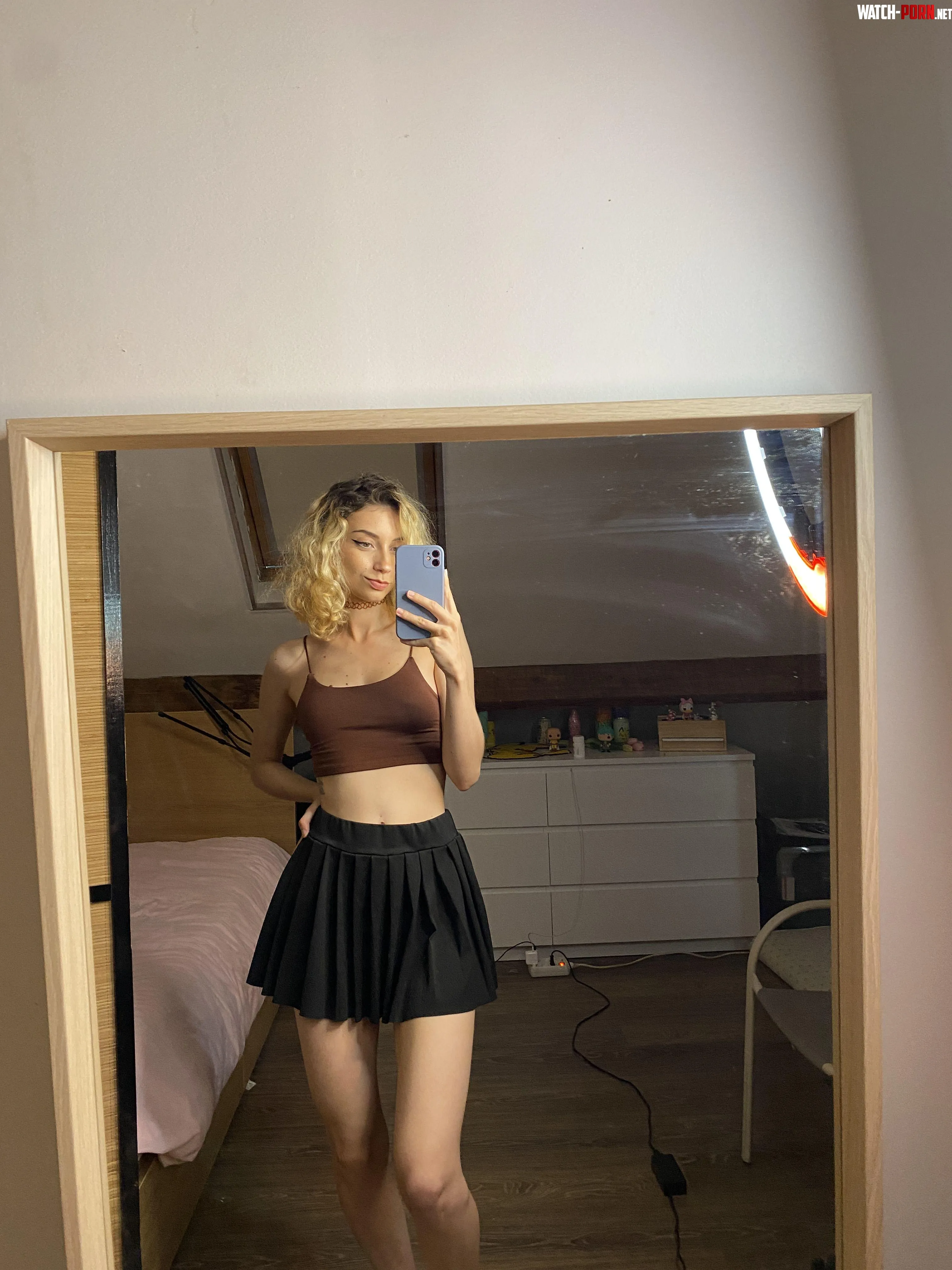 This skirt knows how to accentuate my curves by sianamour