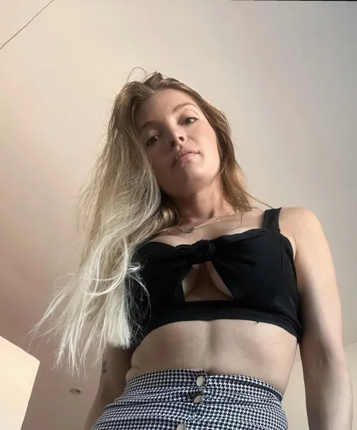 Thumbnail Chic in Black: Styling a Crop Top by Cuteevicky