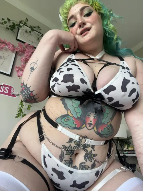 Thumbnail Seductive Dress-Up: Violetbabyxx00's Chubby Cock Milking