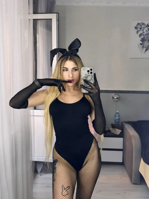Thumbnail Hot Pic Request: Yes or No? by ColorlessHedgehog | BunnyGirls