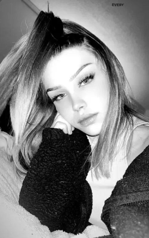 Thumbnail Discuss My Girlfriend with Me - DM for a Chat by LivingCoconut860