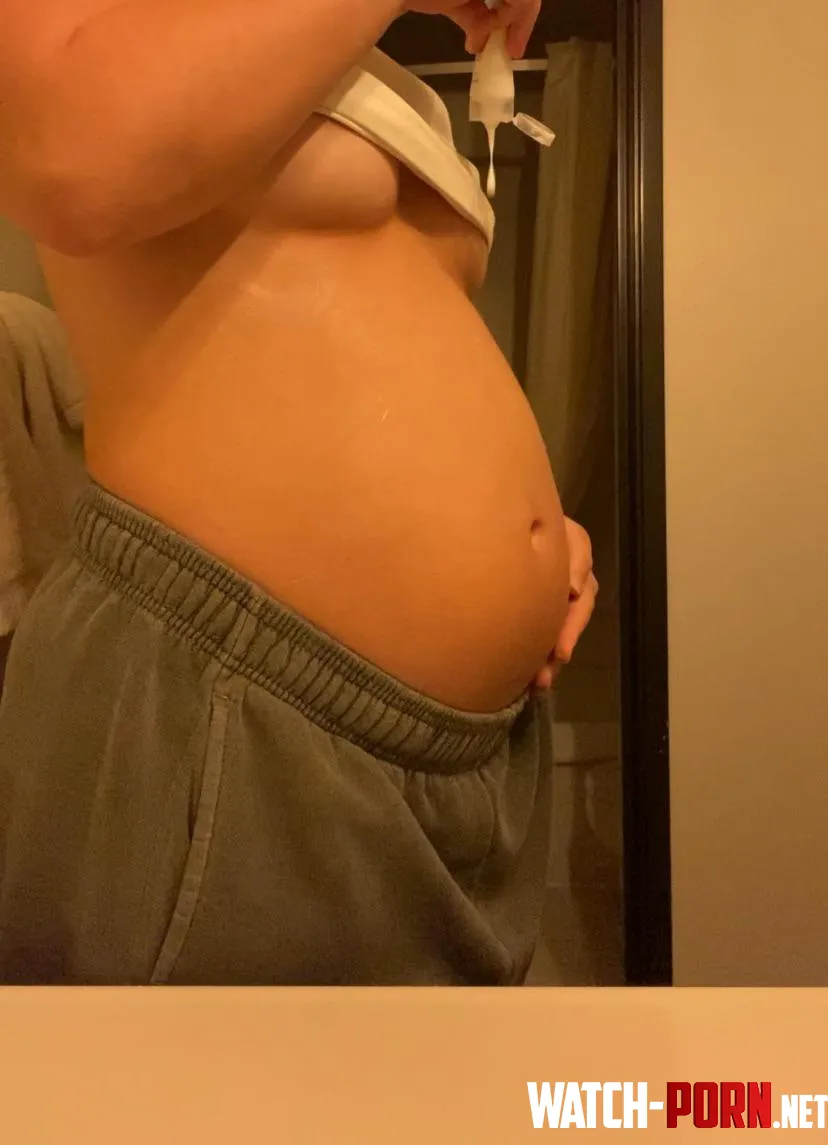 My preggo belly loves lotion  by ProperTomatillo