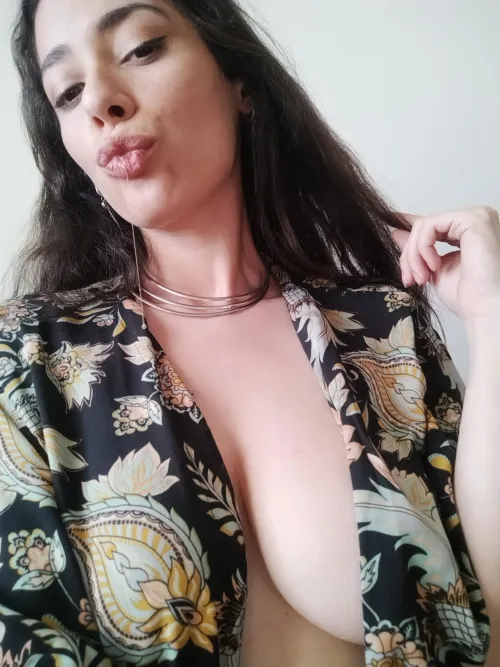 Thumbnail Unveiling Spit Fetish: Open Your Mouth Explained