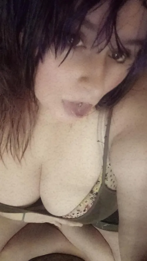 Thumbnail Step into LivingDeadGirl62402's World: Selling Daddy on Snapchat