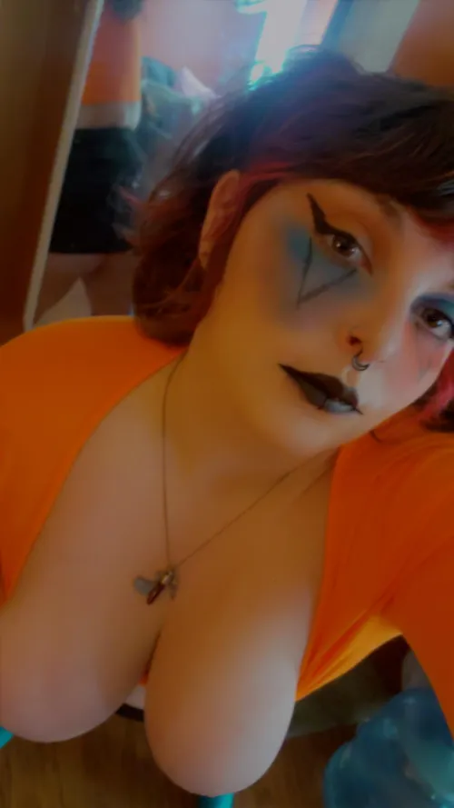 Thumbnail Discovering amber-1995: Spooky Girls Allure