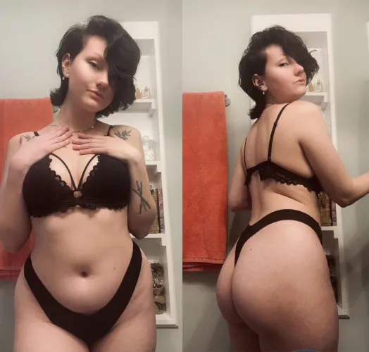 Thumbnail Debating Big vs. Perky: A Tit Discussion | AlyxIvy | altgonewild