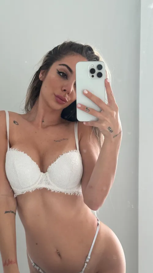 Thumbnail Elegance Unveiled: juicy__pink__peachy's Intriguing Persona | TotalBabes