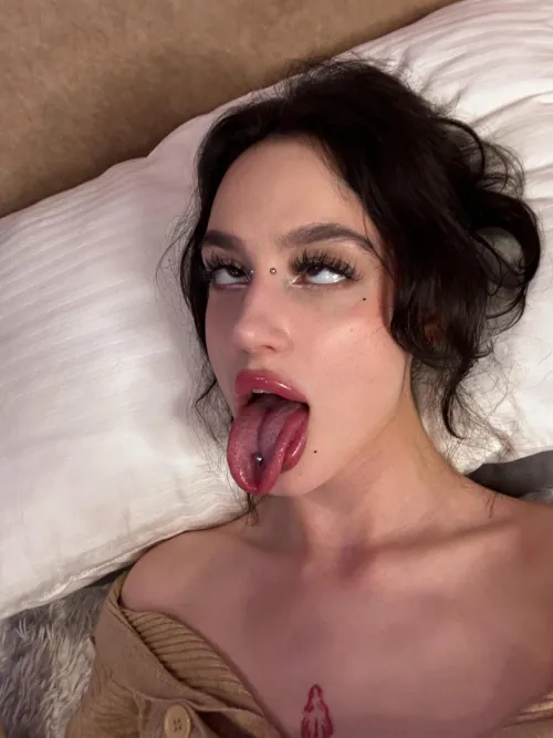 Thumbnail Dreamy Ahegao: Is hirahenna Your Dream Girl? Exploring RealAhegao