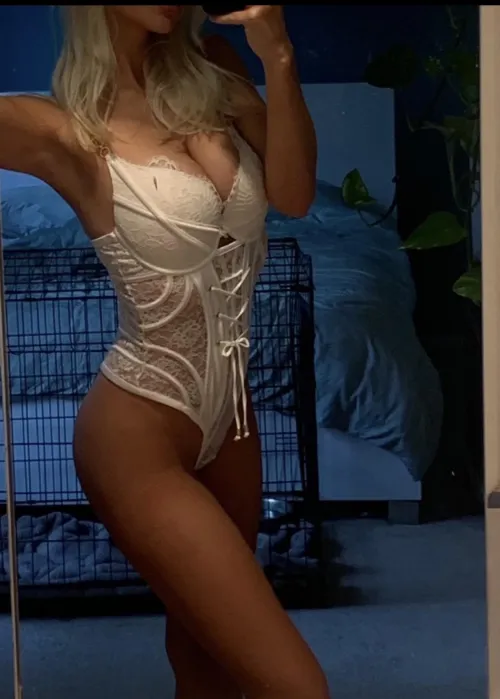 Thumbnail BentOverBunny: MirrorSelfie Dilemma - Am I Doing This Right?