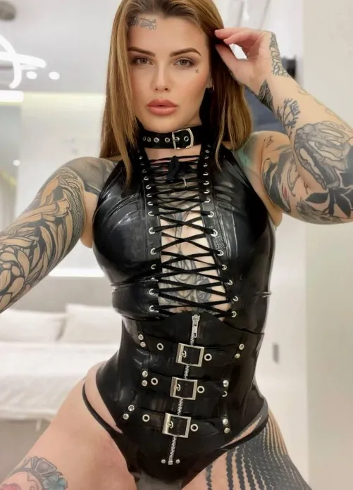 Thumbnail Tattooed Queen Shines: Meganstar5's ShinyPorn Tale