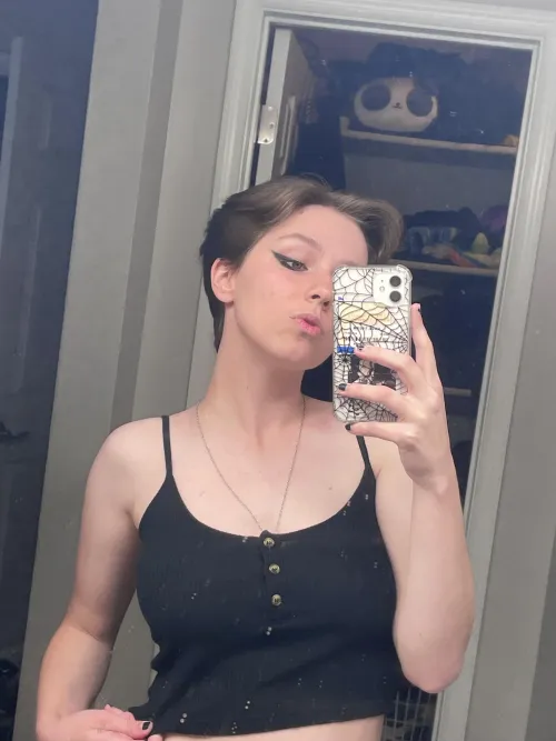 Thumbnail Braless Beauty: Mirror Selfie Revelation | ComfyGrimRose
