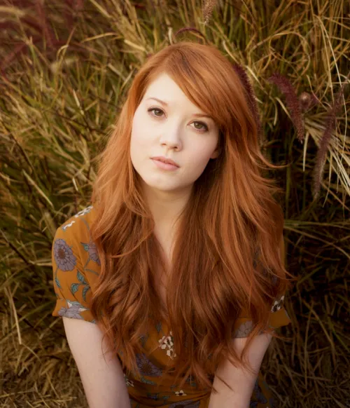 Thumbnail Amber Rose McConnell: Radiant Elegance in Every Shot