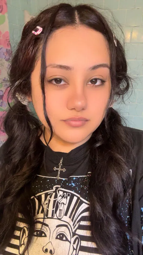 Thumbnail Feeling Sexy and Confident: A Journey with sel_8888