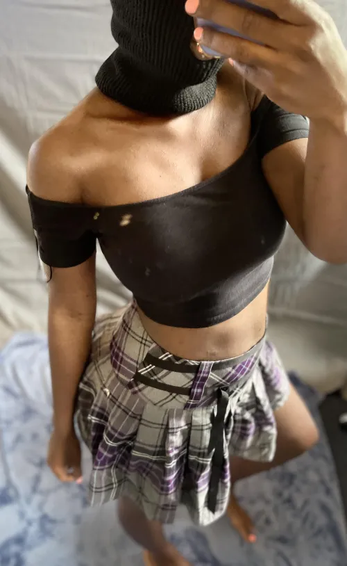 Thumbnail Sensual Offer: Stunning-Knee6051's Intriguing Invitation in croptopgirls Category