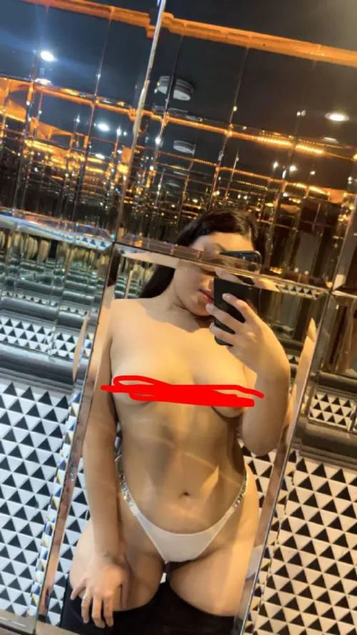 Thumbnail Feeling Horny? Explore More with Valeriafuenmayor