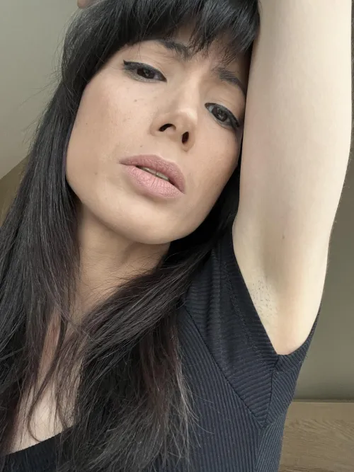 Thumbnail Lick or Kiss: Exploring Armpit Sensuality with Alexia_zero