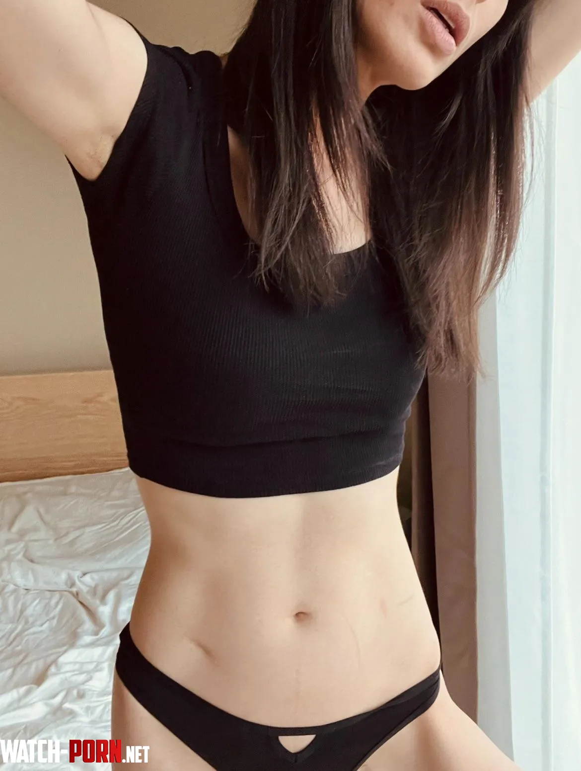 This black top is super cute by Alexia_zero
