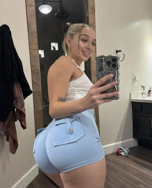 Thumbnail Enhancing Beauty: A Closer Look at Sensual Booty Appreciation | cuitee_bby