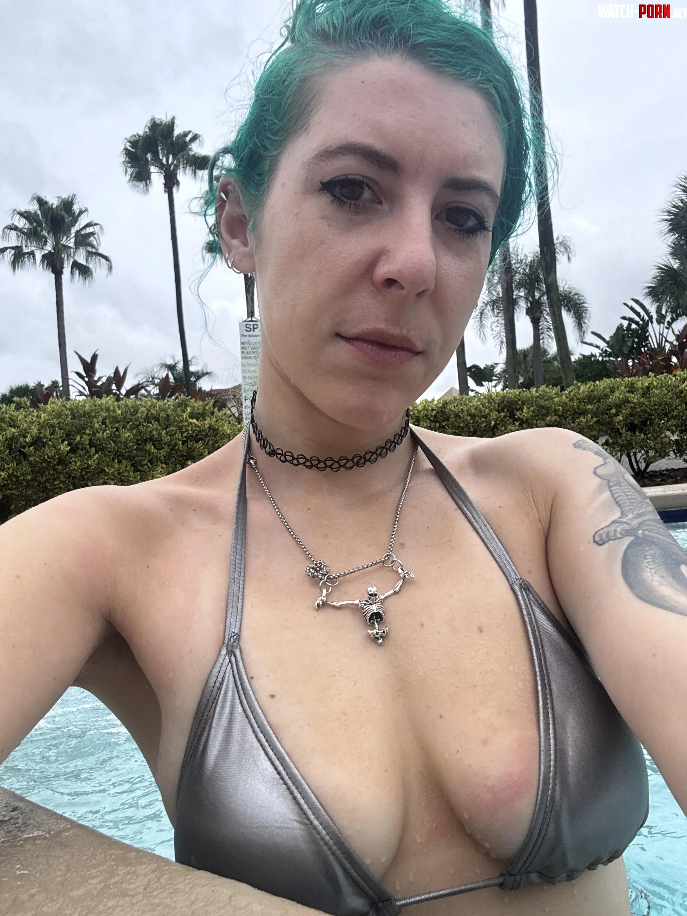 Hot tub soakin by sirenskiss3