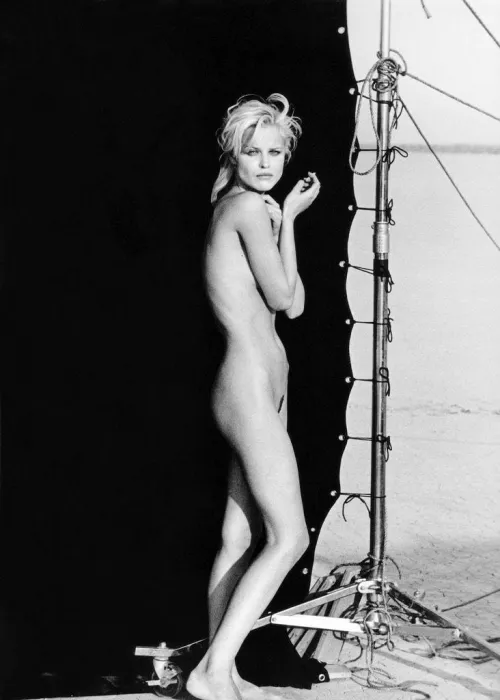 Thumbnail Eva Herzigova in the Pirelli Calendar 1996 by Peter Lindbergh Revealed