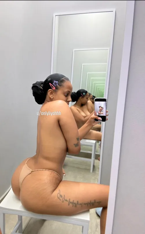 Thumbnail Onlyliyahhh: Changing Room Adventures & Ebony Amateurs