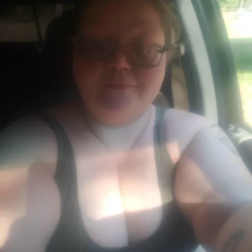 Thumbnail Private Shows and More: Explore SexyBBW9423's Offer on slutsofsnapchat