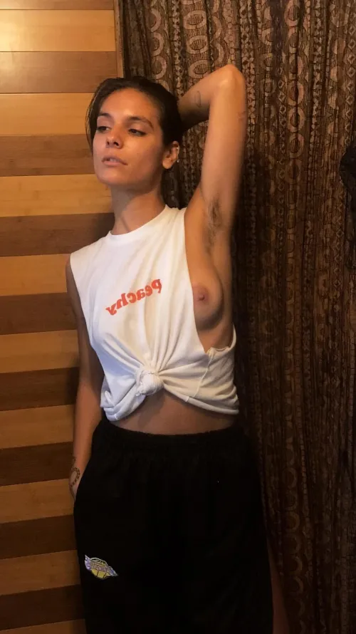 Thumbnail Caitlin Stasey: Embracing Provocative Poses | Celebnsfw