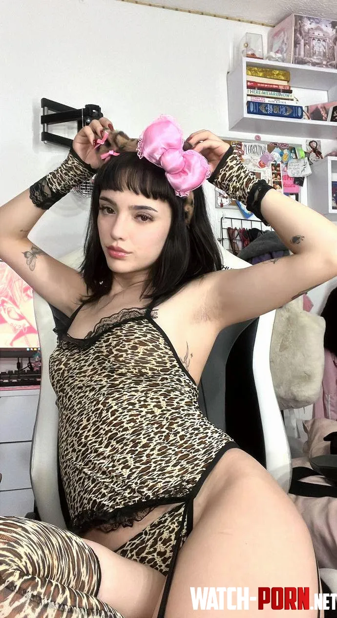 Dive into the softness of my armpits whos ready by Captivating-Rose