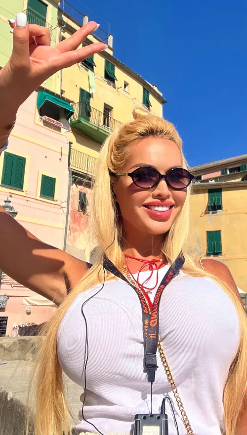 Thumbnail Sun-kissed Scents: Exploring Armpit Aromas with KaterinaLux