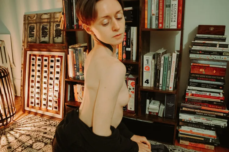Thumbnail Quill_la_petite's Bedtime Story Offer in shorthairchicks Category