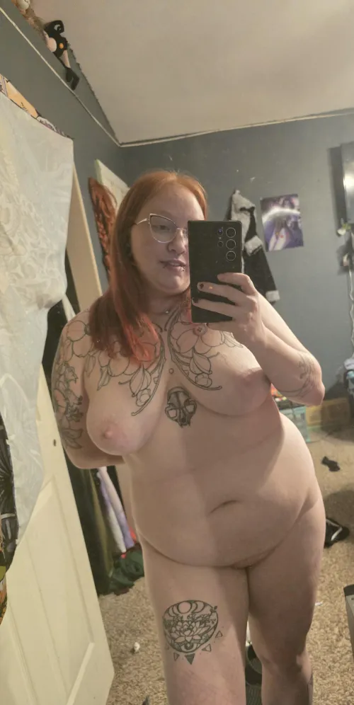 Thumbnail Mirror Selfies and Self-Love: A Guide by naoriaoset