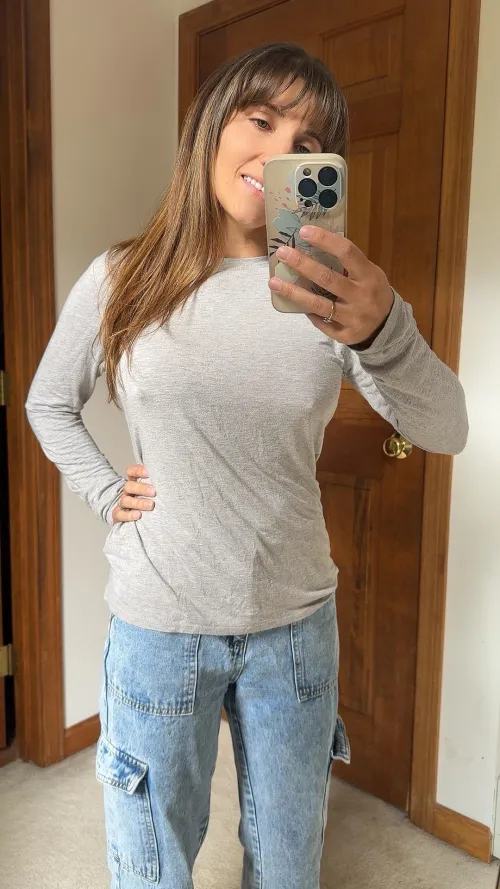 Thumbnail Happy Friday Loves by greengirl42069: A Fun Milfie Read