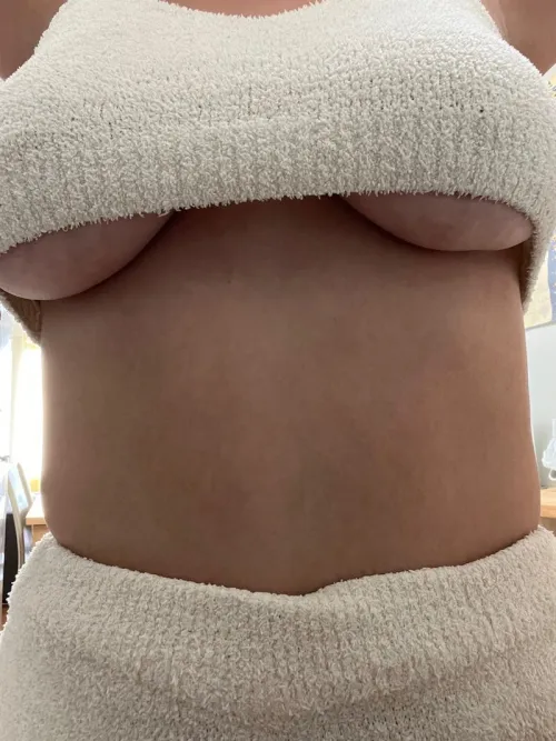 Thumbnail Too Thick for My Shirt: The Dilemma of livvyharper
