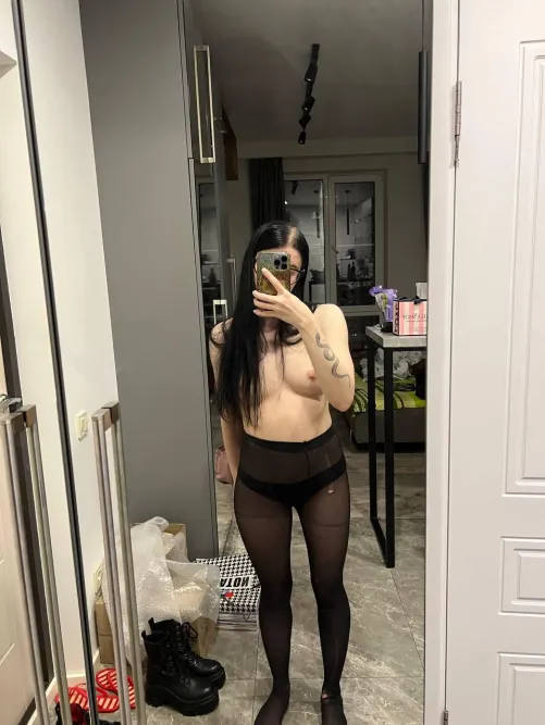 Thumbnail Indulge in Pantyhose Fantasies with ToeOk2354's Latest Post