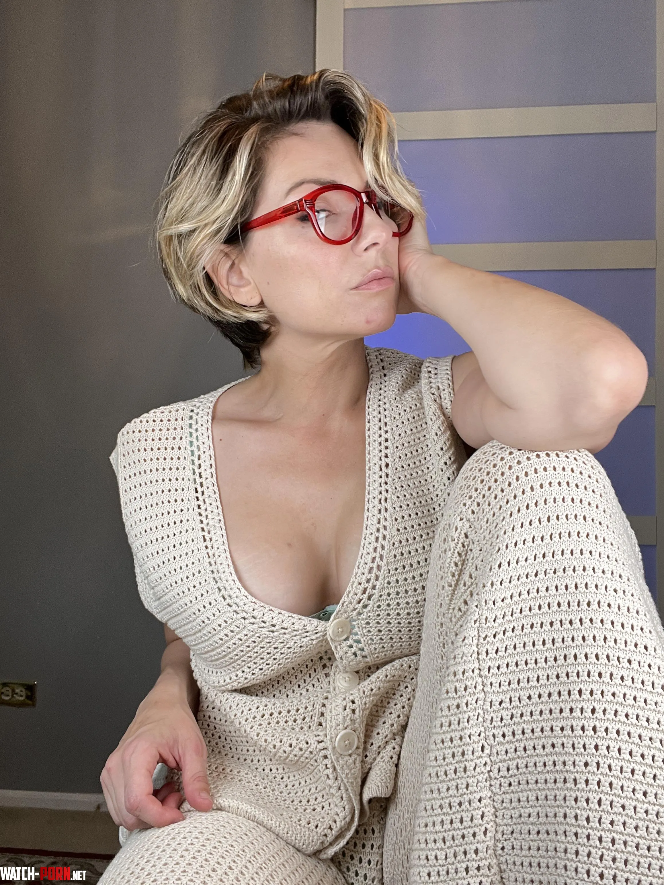 want to know what Im pouting about F42 by KellyDundee
