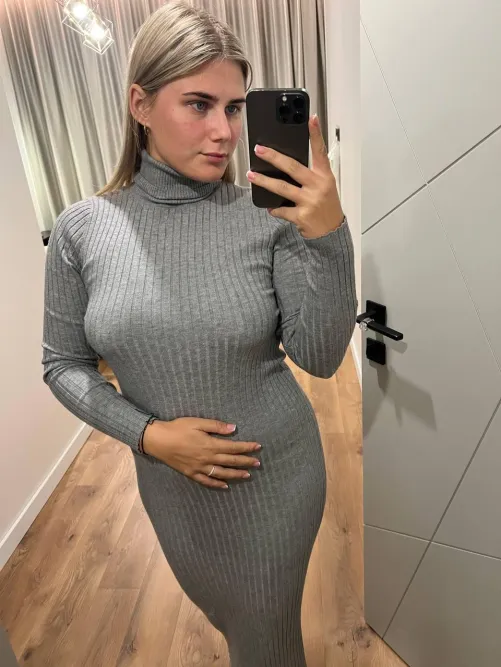 Thumbnail Gray Elegance: SimilarRecovers' Sensual Appeal