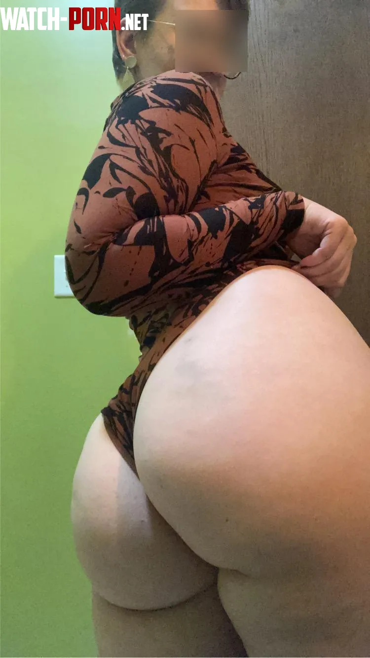 I would like to introduce you to my fat ass by shutup69sitdown