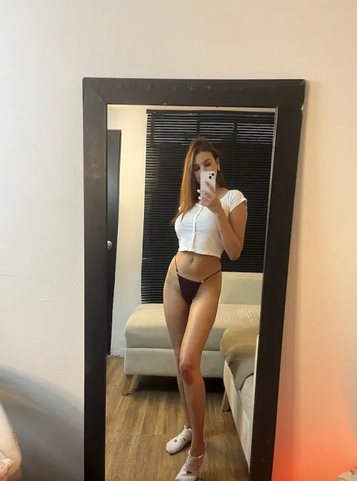 Thumbnail Nice Photo in Front of the Mirror: A MirrorSelfie Moment with marvict-