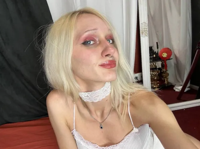 Thumbnail Obedient Desires: SweetpetiteChik's Enchanting Story