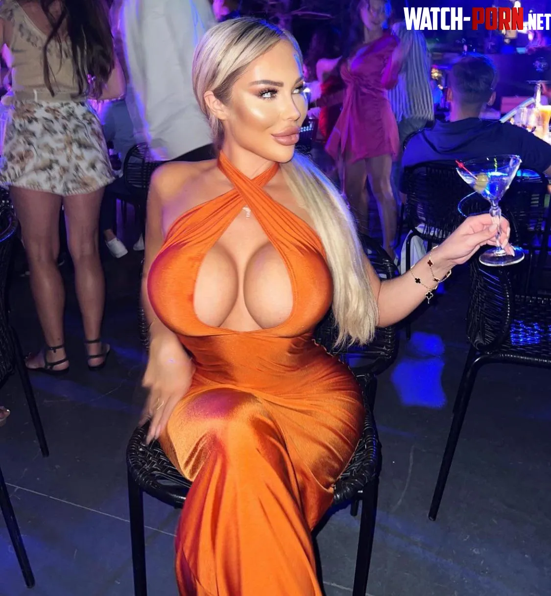 How I look at the guy that bought me a drink by parismilann
