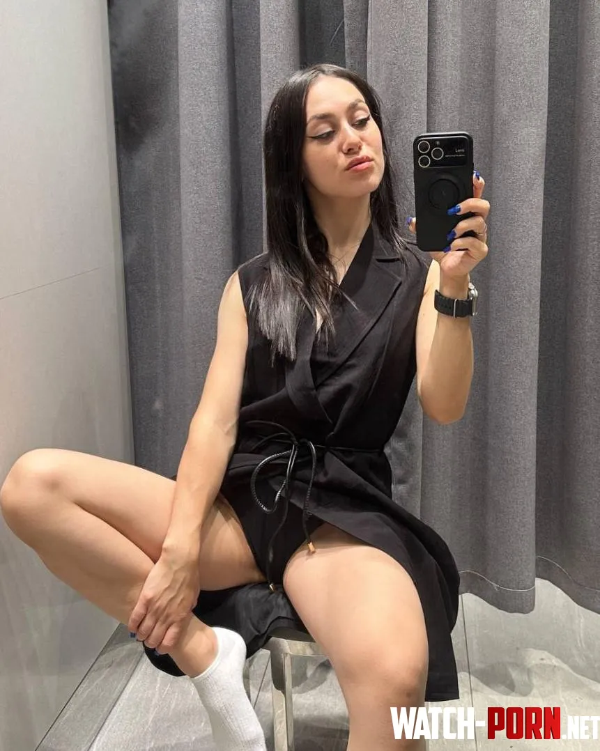 I love selfies in the mirror since you can look from front to back by meledylove