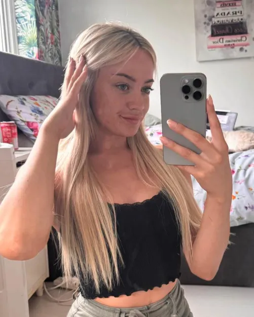 Thumbnail Cute Crop Top Comparisons by Scarletteee1 in Croptopgirls